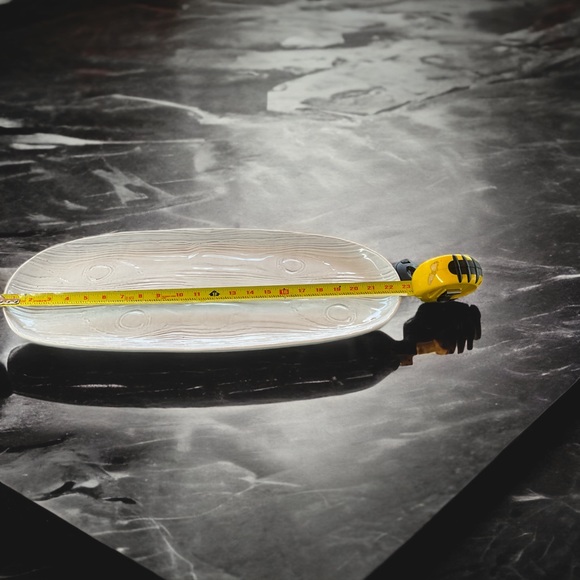 Ceramic Portuguese Platter with embossed wood grain design - Picture 2 of 4